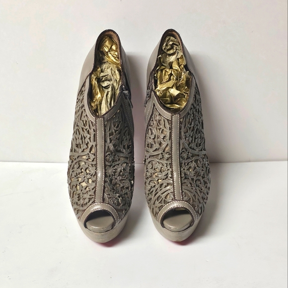 Christian Louboutin Brown Laser-Cut Leather Pampas 150 Peep Toe Ankle Boots Size - Picture 3 of 9